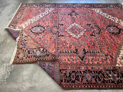 9’10”x12’5” Hand-Knotted Persian Heriz Area Rug