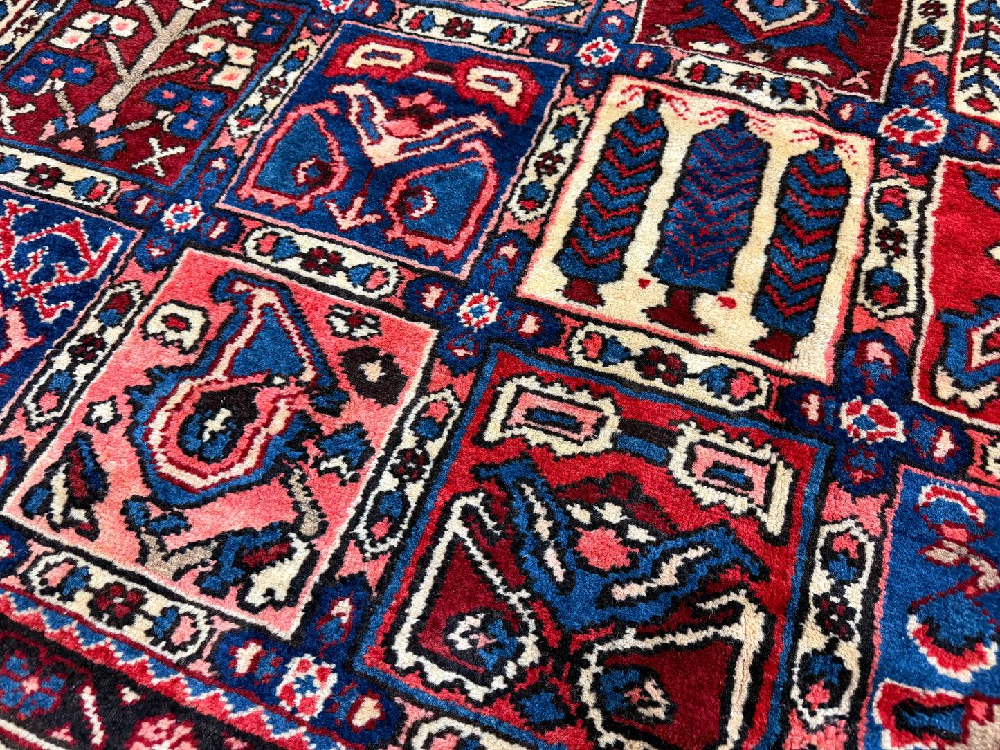 Hand-Knotted Persian Bakhtiari Rug - 9’11”x12’1”