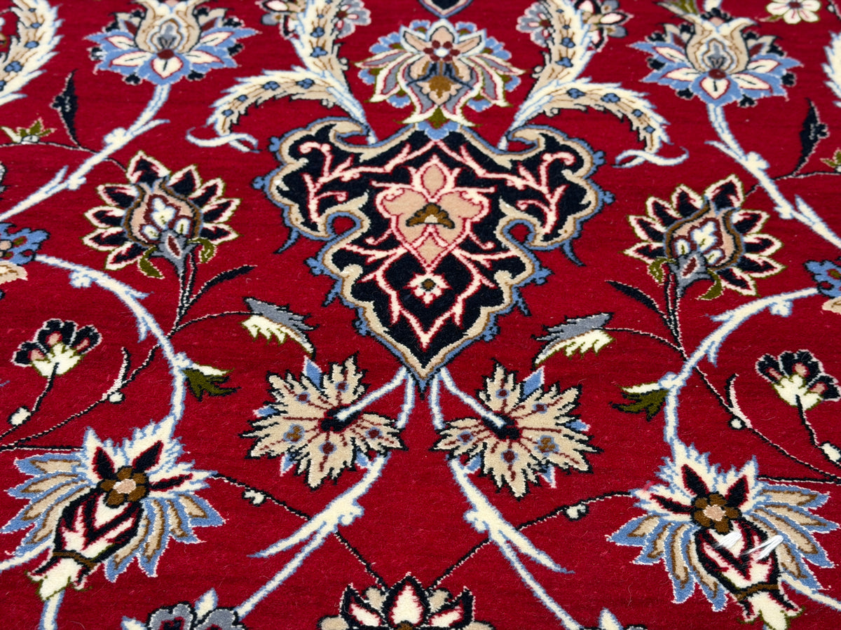 Hand-Knotted Persian Isfahan Rug - Signed Enteshari - 6'7"x9'10"