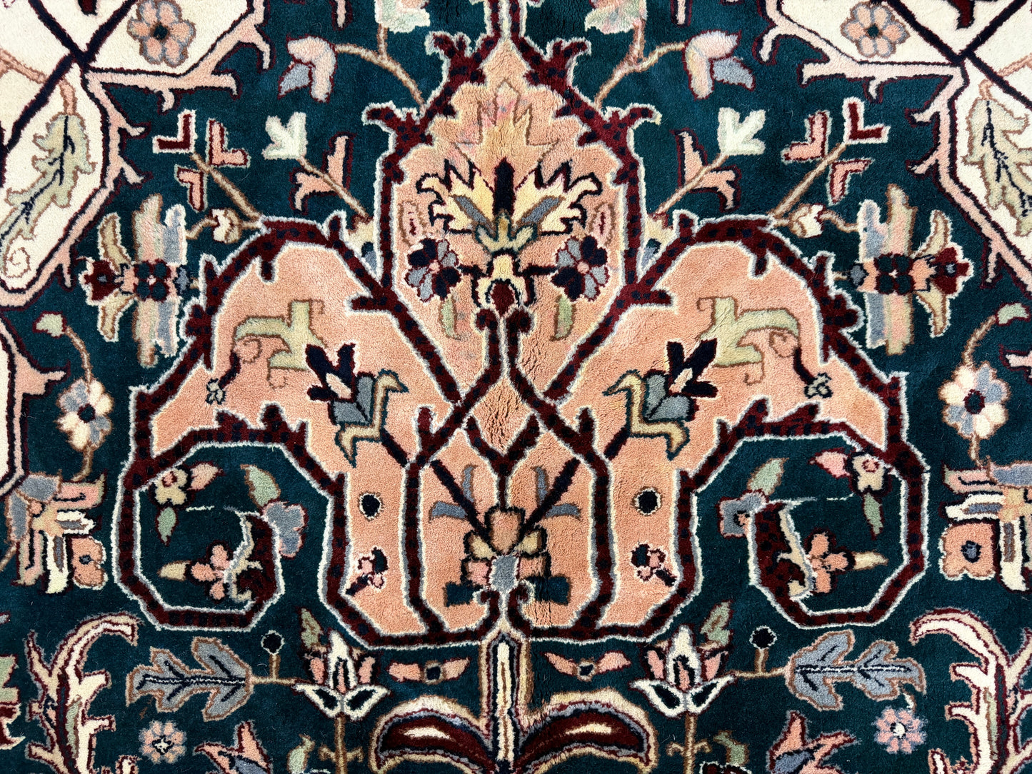 9’9”x13’10” Hand-Knotted Wool IndoHeriz Oriental Area Rug