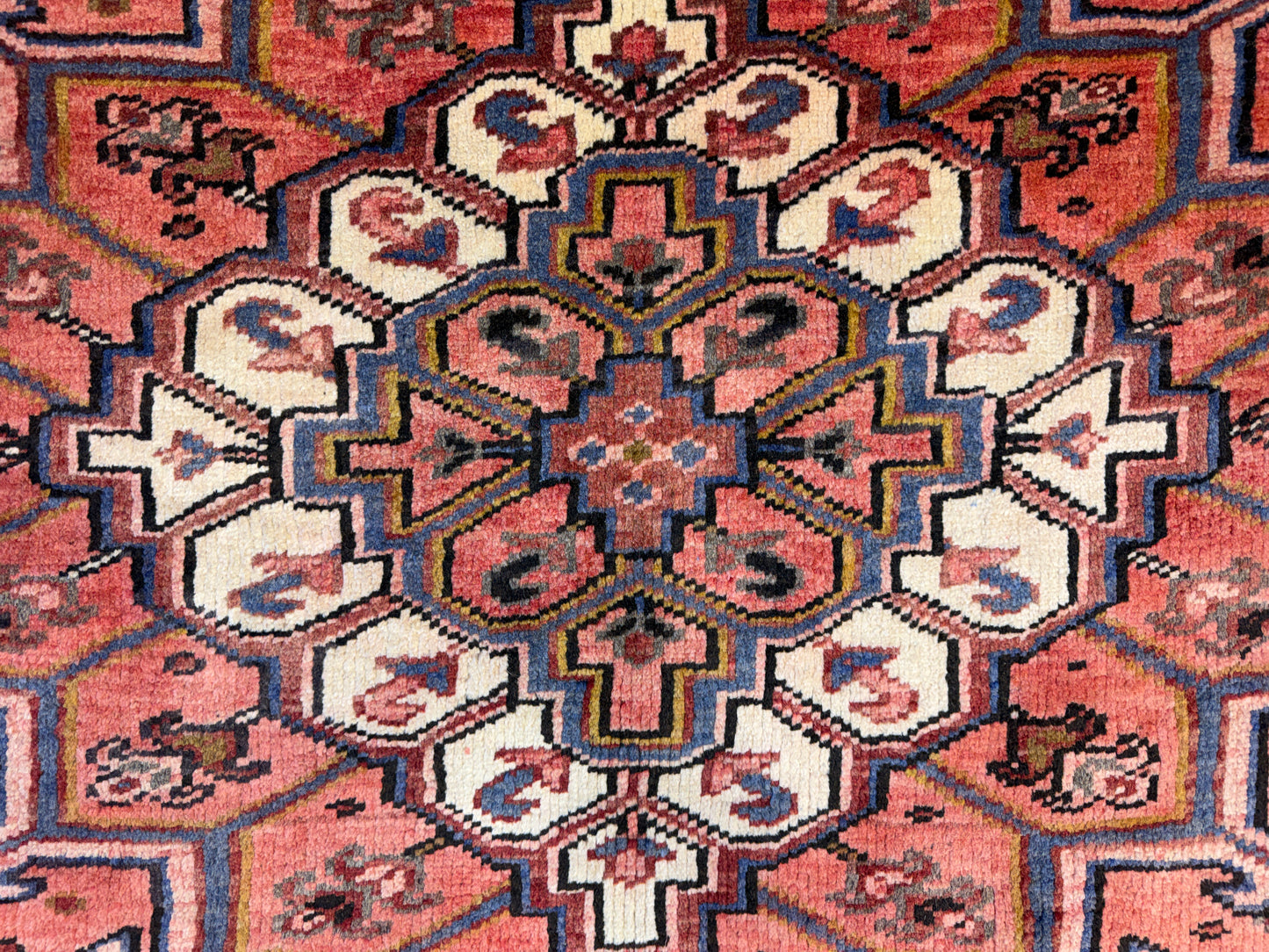 9’10”x12’5” Hand-Knotted Persian Heriz Area Rug