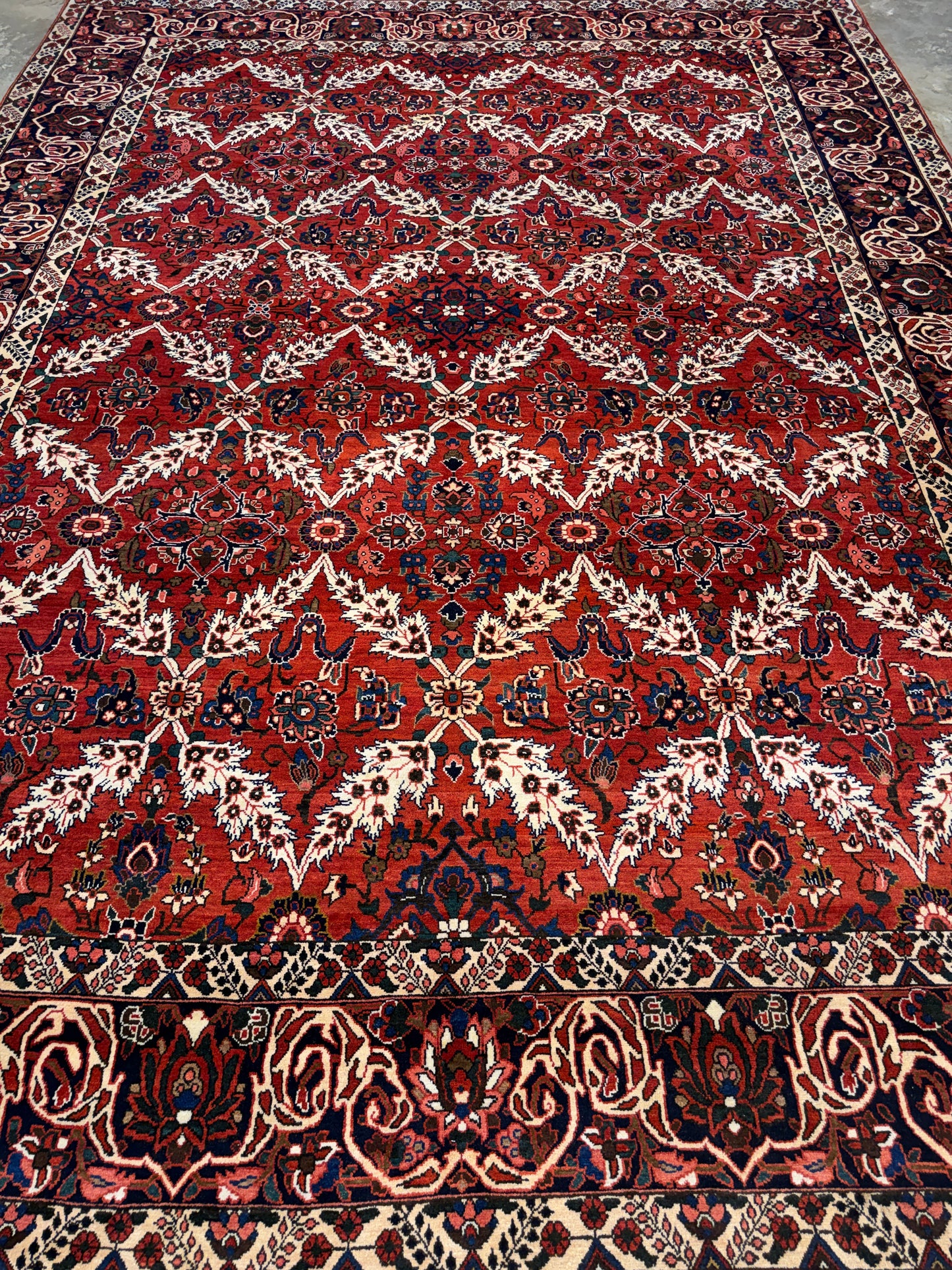 10’5”x14’ Hand-Knotted Persian Bakhtiari Saman Area Rug