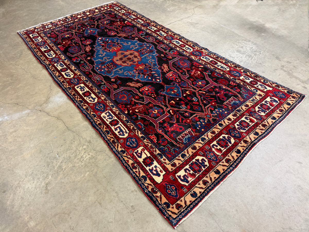 Hand-Knotted Persian Nahavand Rug - 4'9"x9'6"