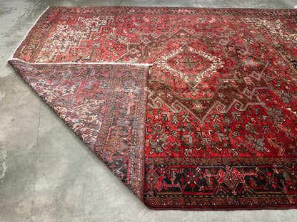 9’8”x12’6” Hand-Knotted Persian Heriz Area Rug