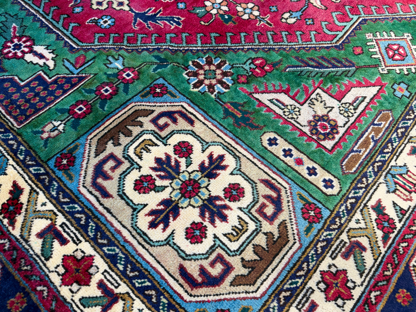 9’11”x13’ Hand-Knotted Persian Tabriz Area Rug