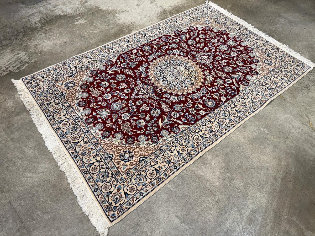 Hand-Knotted 6 La Persian Nain Rug - 4'5"x6'11"