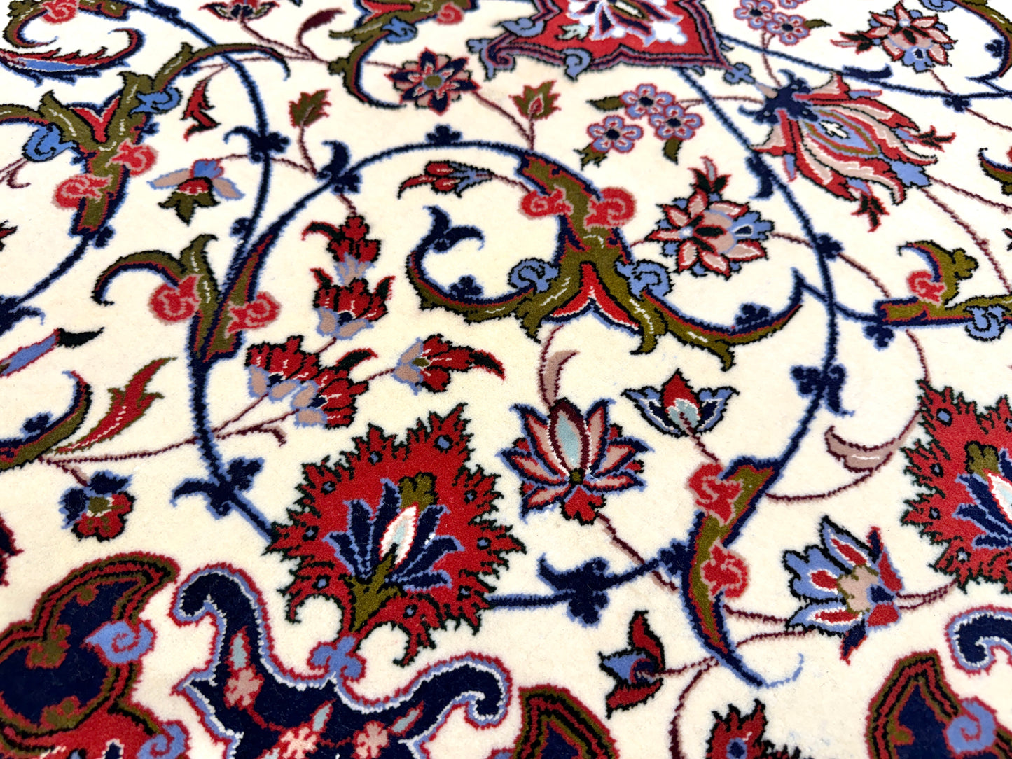 Hand-Knotted Persian Isfahan Rug - Signed Seirafian - 5’x7’4”