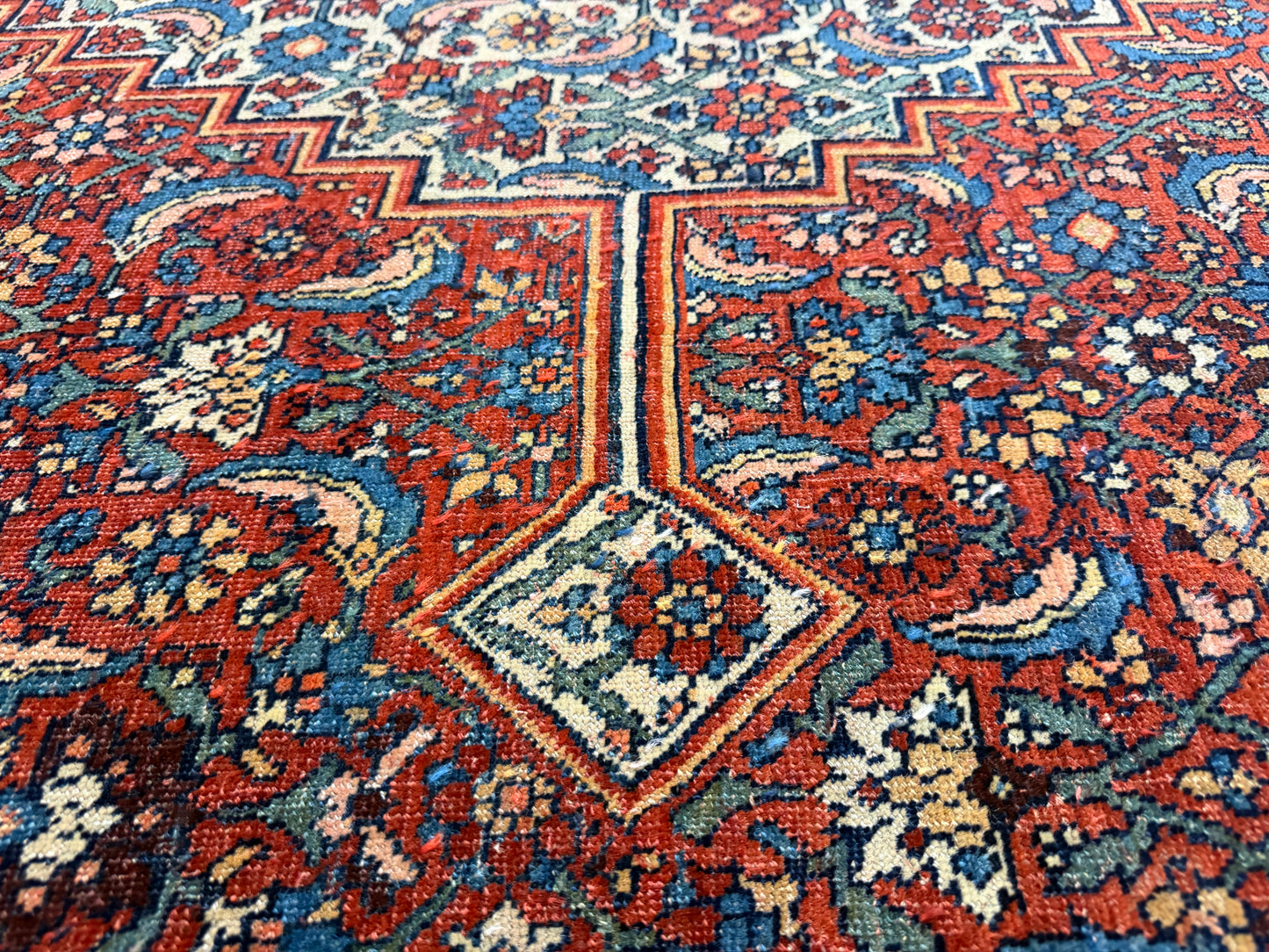 Hand-Knotted Persian Bakhtiari Rug - 9’9”x14’6”