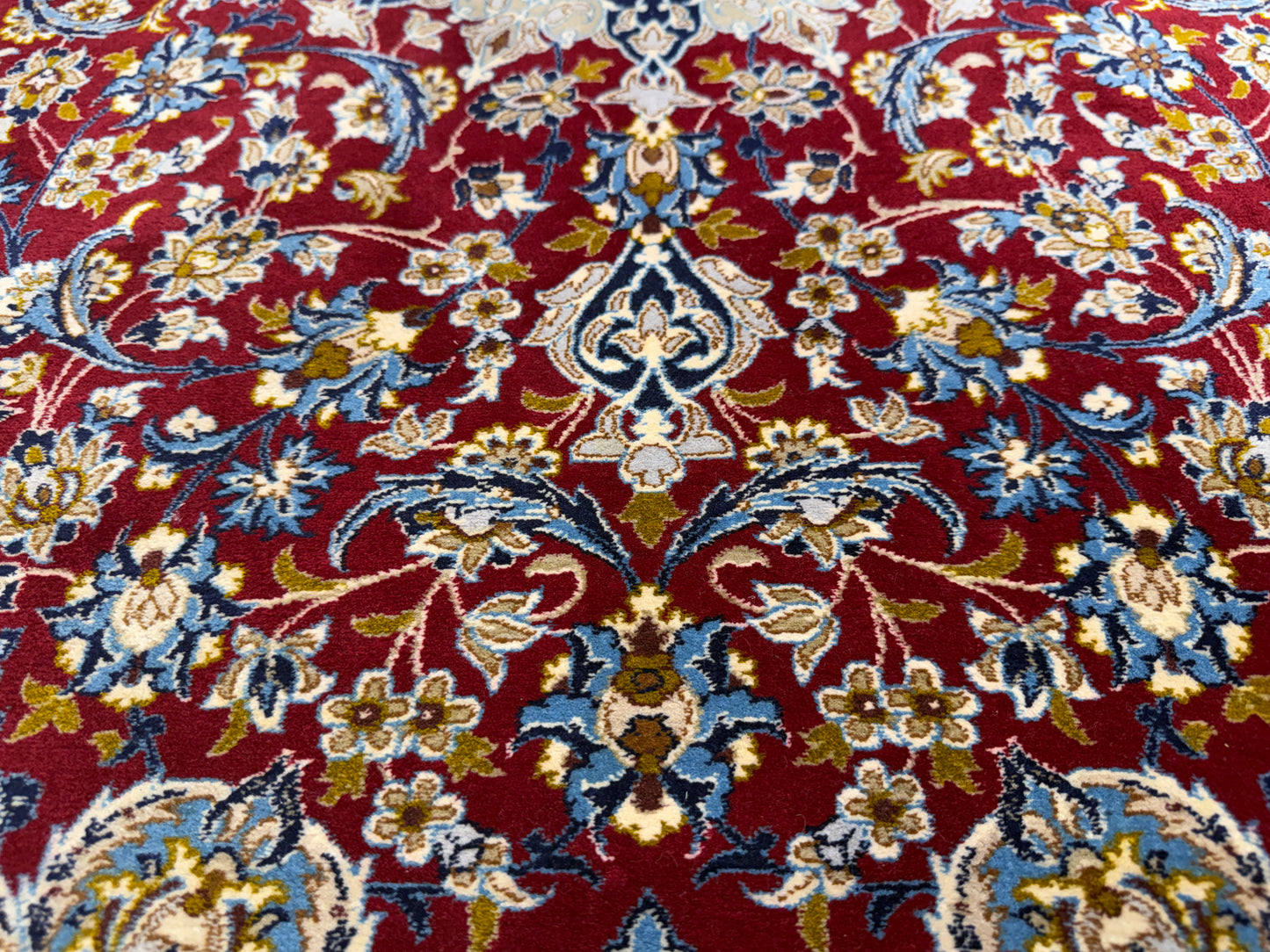 Hand-Knotted Persian Isfahan Rug - 3’7”x5’8”