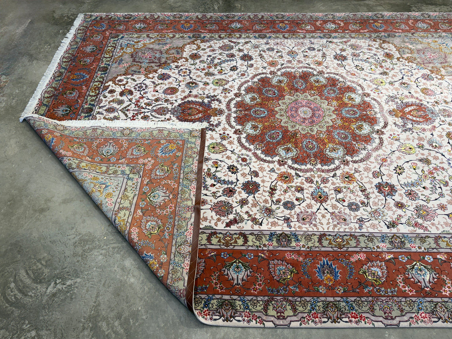 Hand-Knotted 60 Raj Persian Tabriz Rug - 9’10”x13’7”