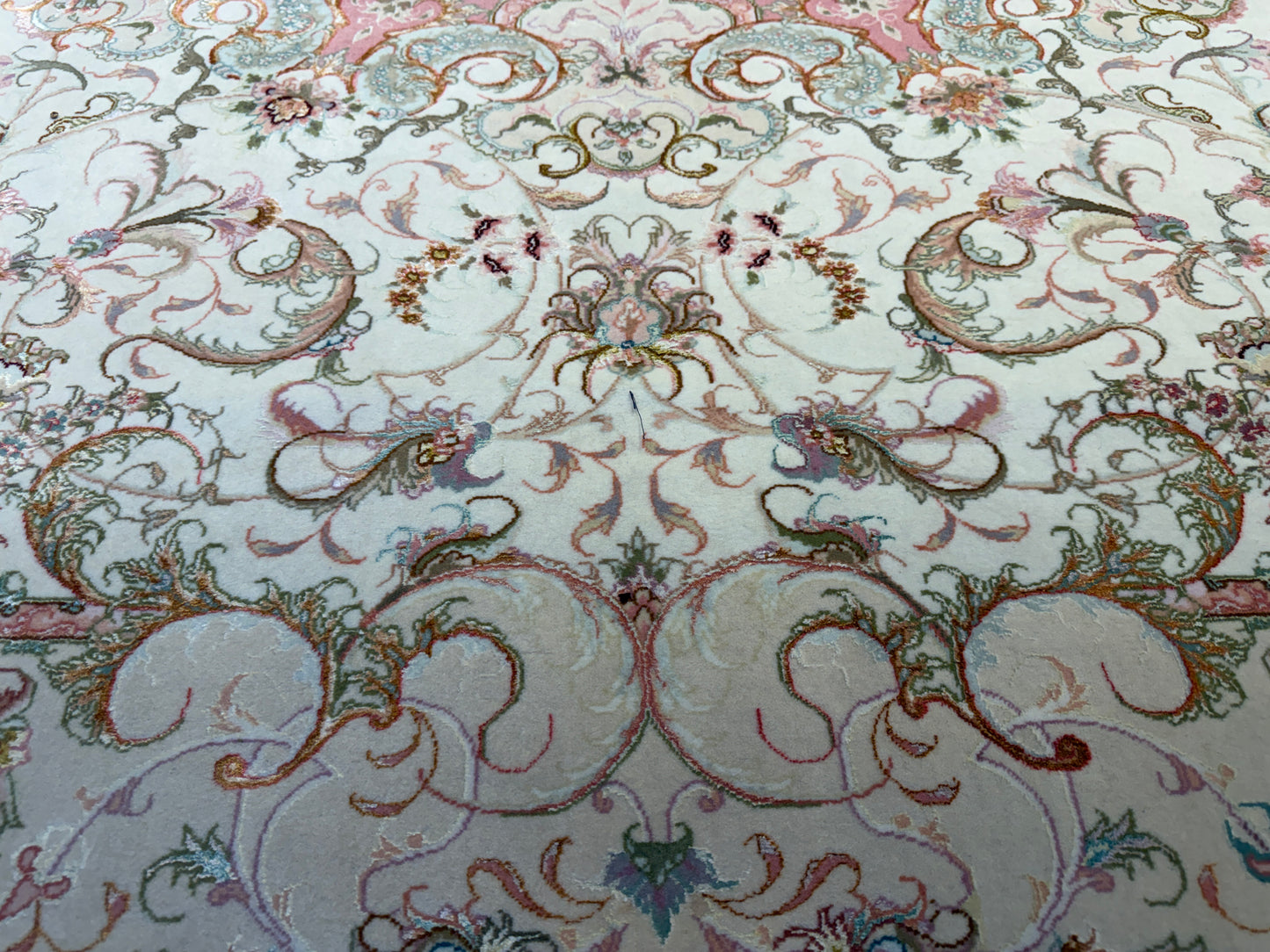 10’x13’6” Very Fine Hand-Knotted Persian Tabriz 80 Raj Area Rug