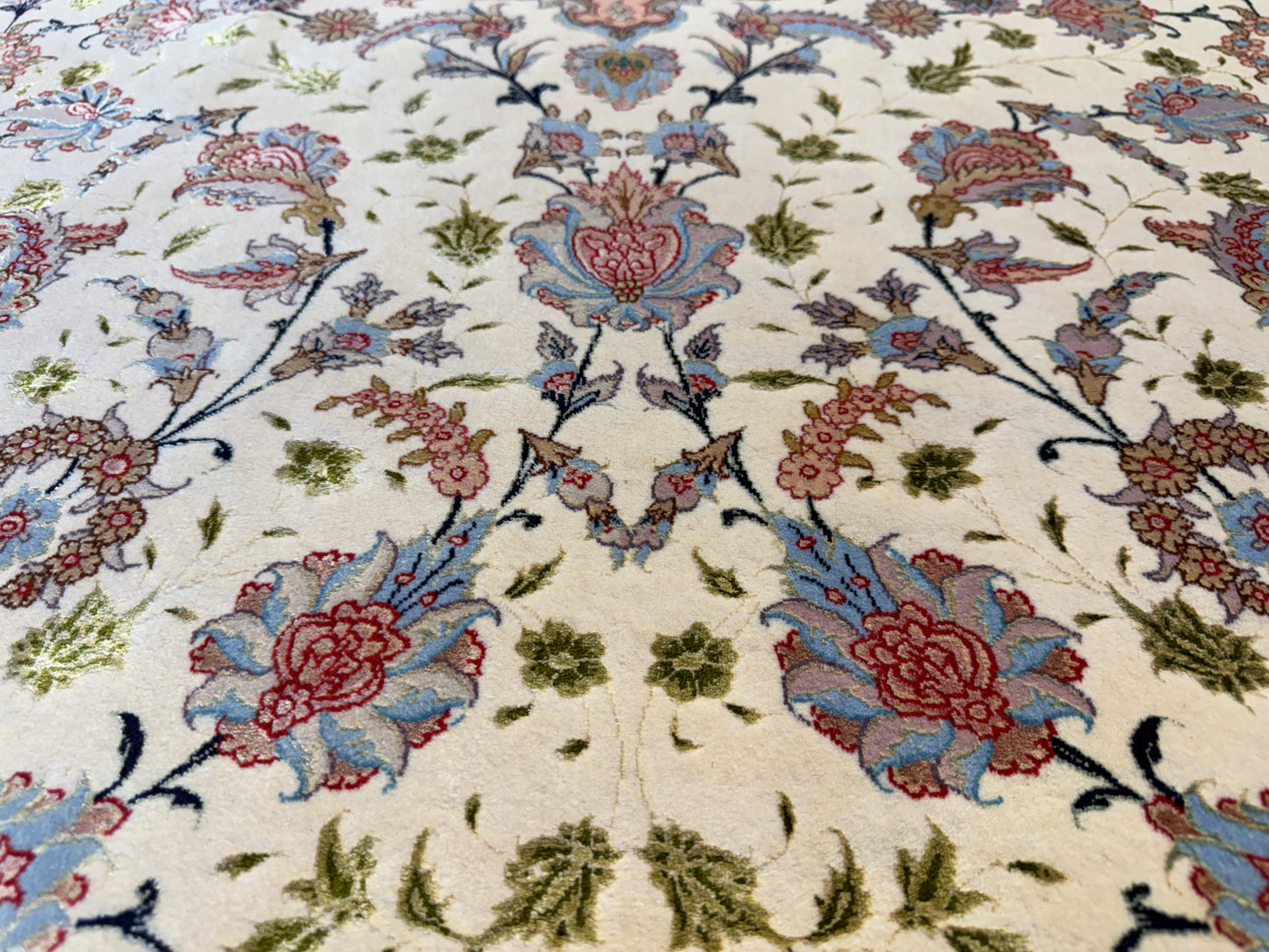 9’9”x13’9” Very Fine Hand-Knotted Persian Tabriz 80 Raj Signed Area Rug