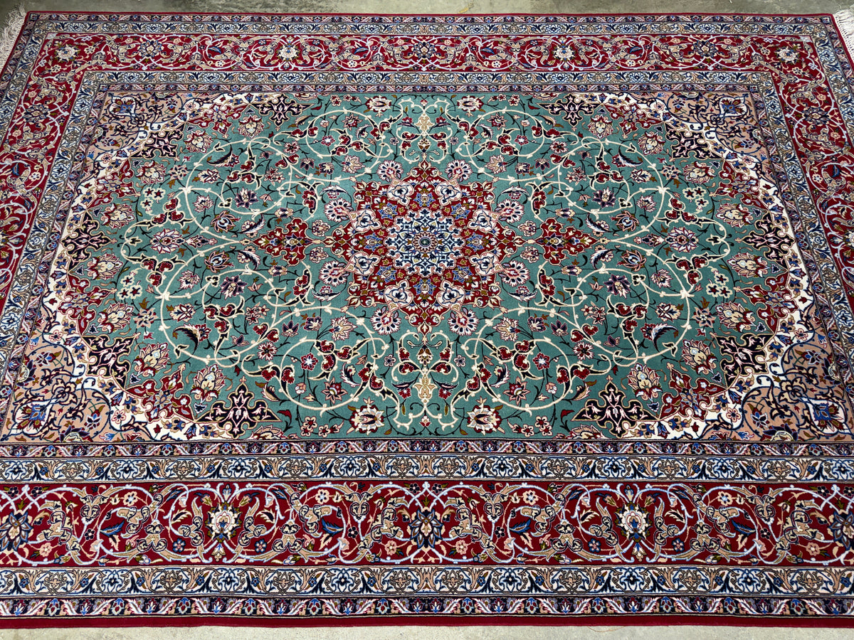 Hand-Knotted Persian Isfahan Rug - Signed Davari - 6’9”x10’