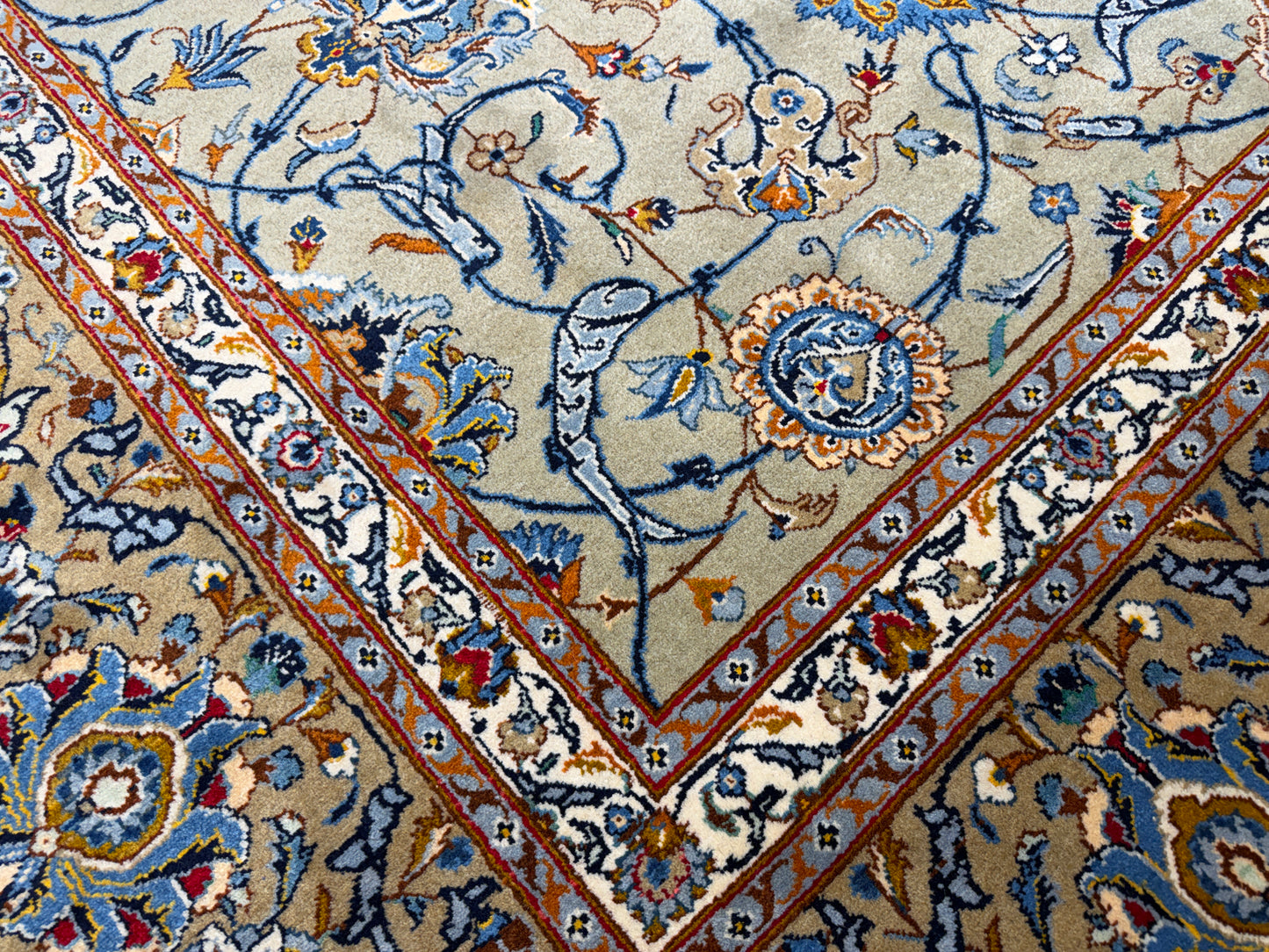 Hand-Knotted Persian Kashan Rug - 9’9”x13’8”