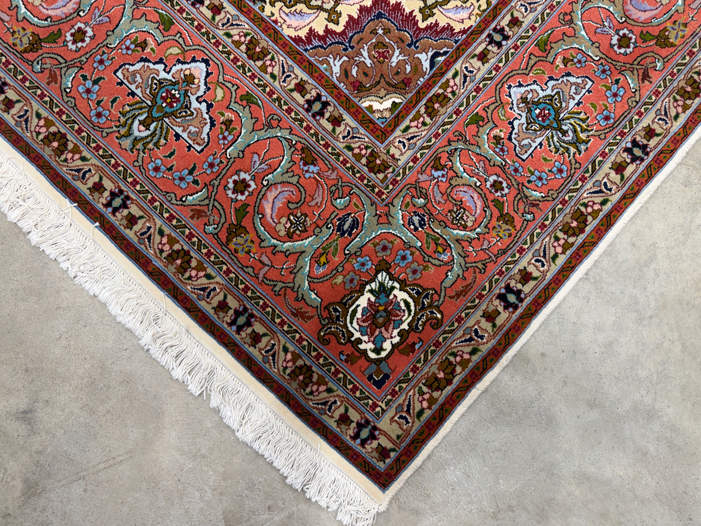 Hand-knotted Persian Tabriz Rug - 7’x10’8”