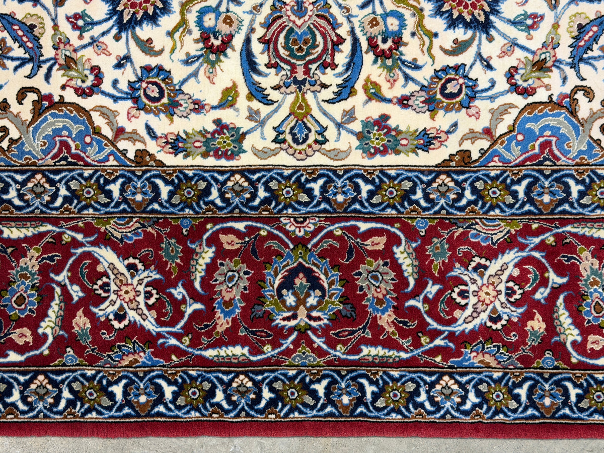 Hand-Knotted Persian Isfahan Rug - 5’2”x7’10”