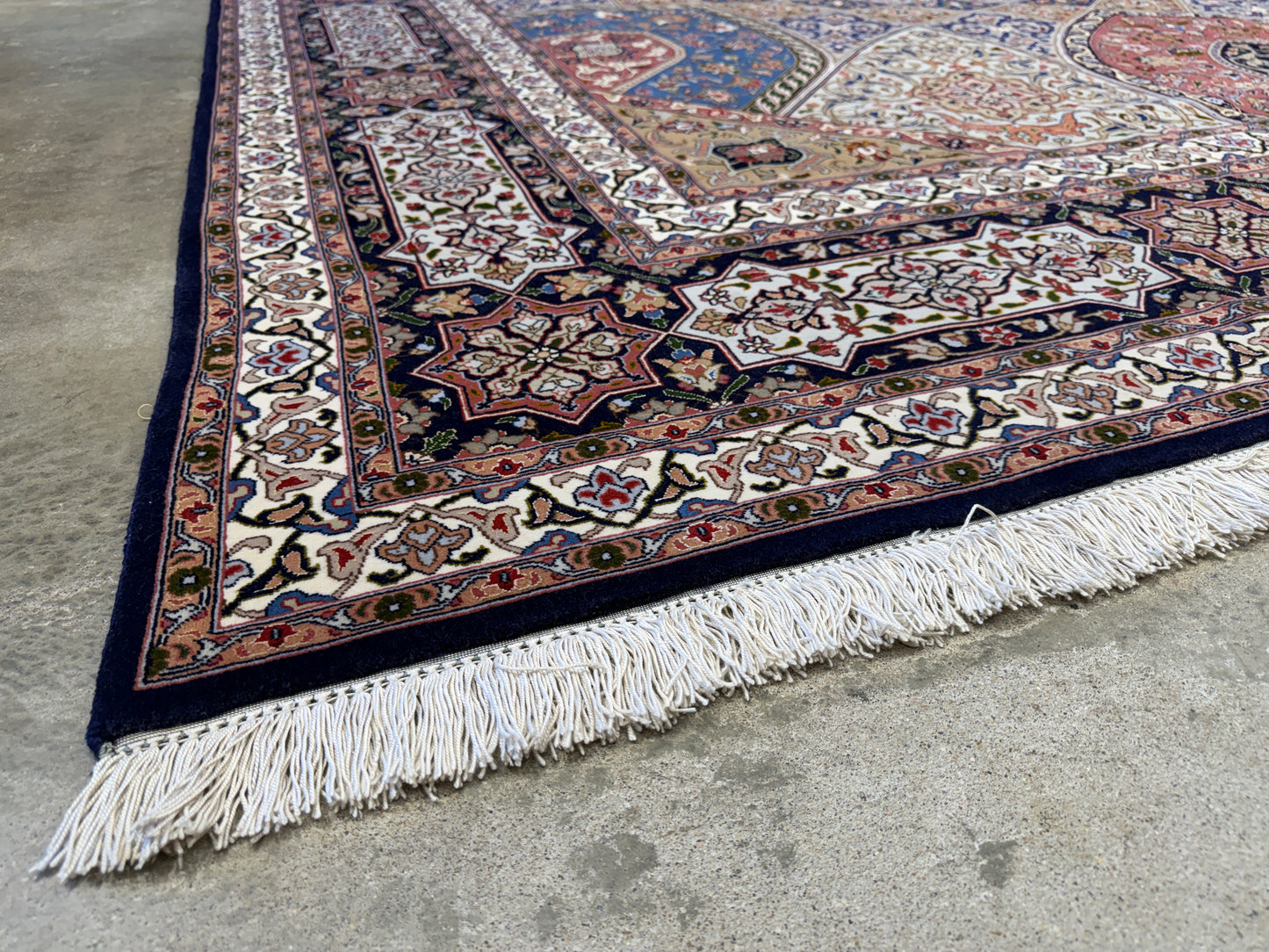 Hand-Knotted 60 Raj Persian Tabriz Rug - Dome Design - 10’x13’4”