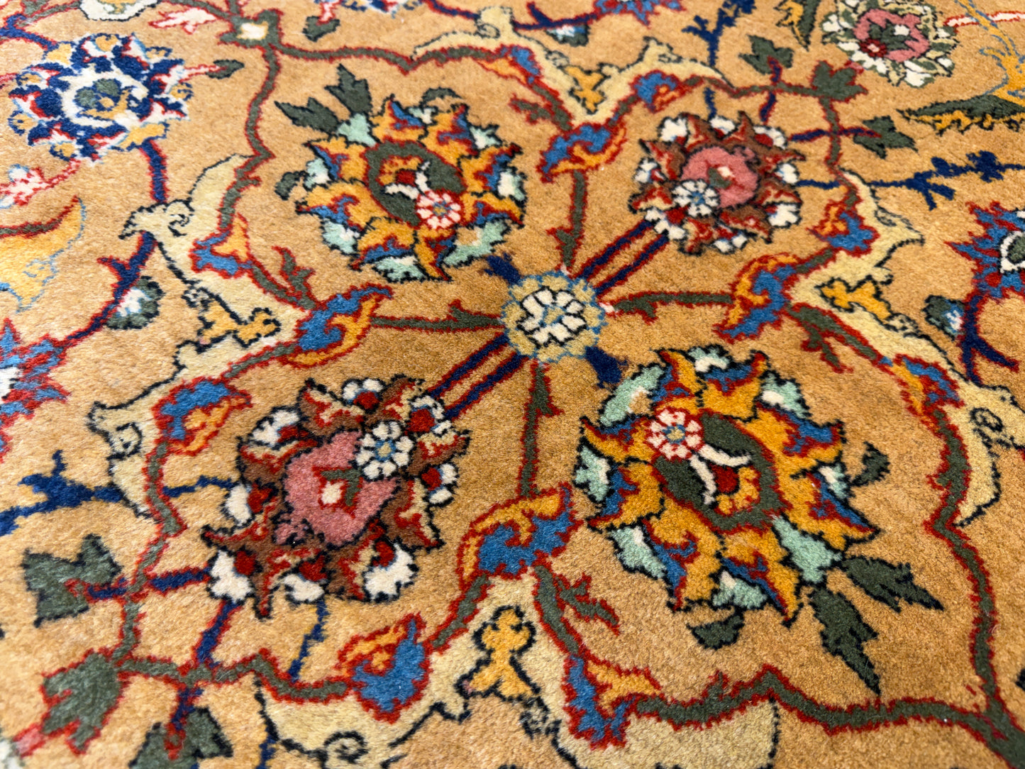 Hand-Knotted Persian Kashan Rug - 9’9”x14’5”