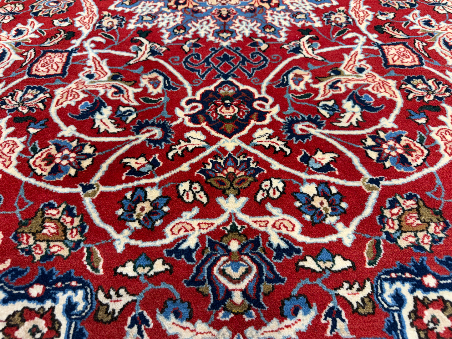 Hand-Knotted Persian Isfahan Rug - 5’2”x6’9”