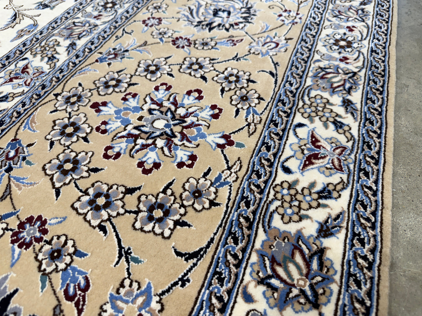 9’10”x12’11” Very Fine Hand-Knotted Persian Nain Signed Area Rug