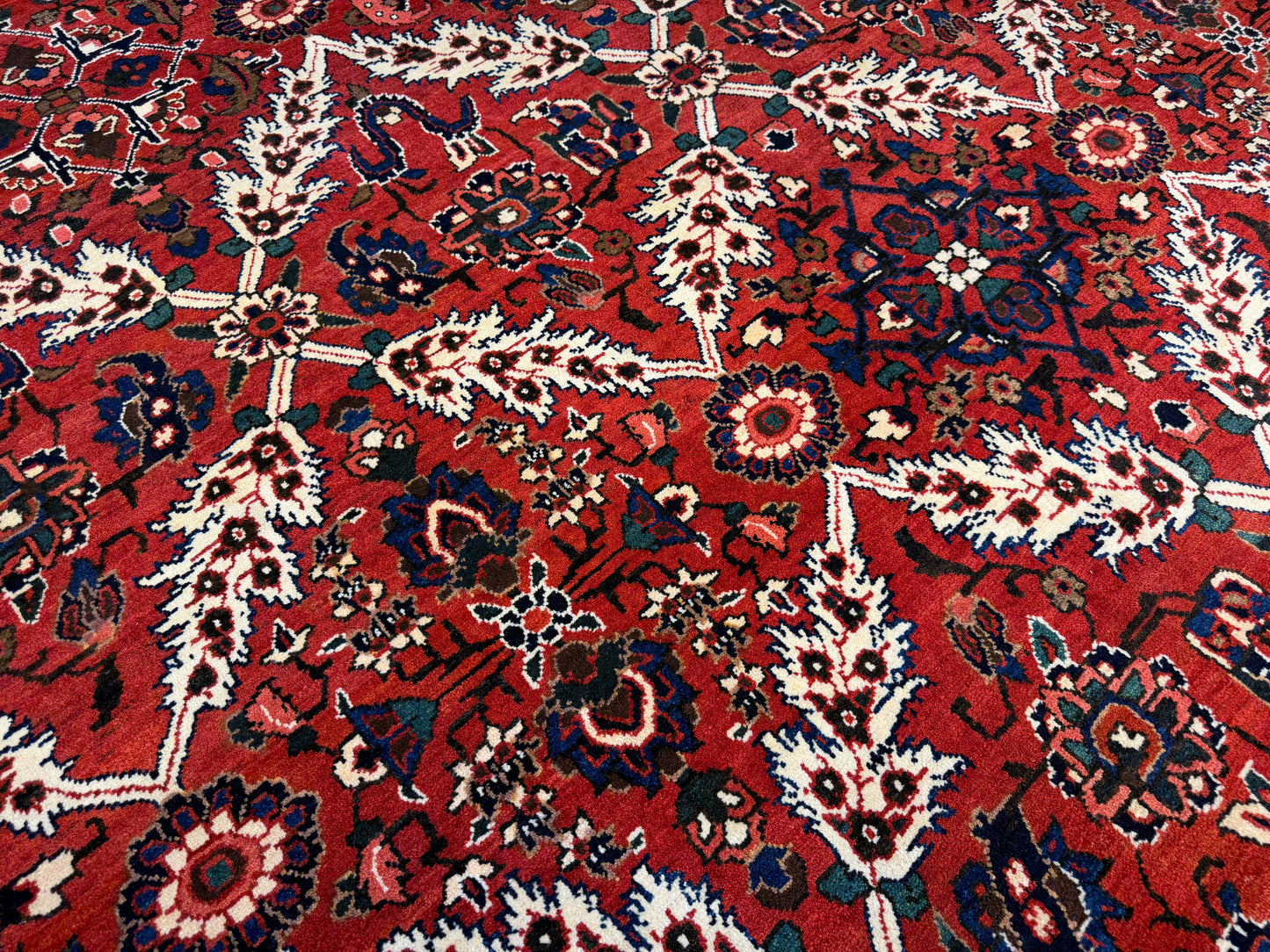 10’5”x14’ Hand-Knotted Persian Bakhtiari Saman Area Rug