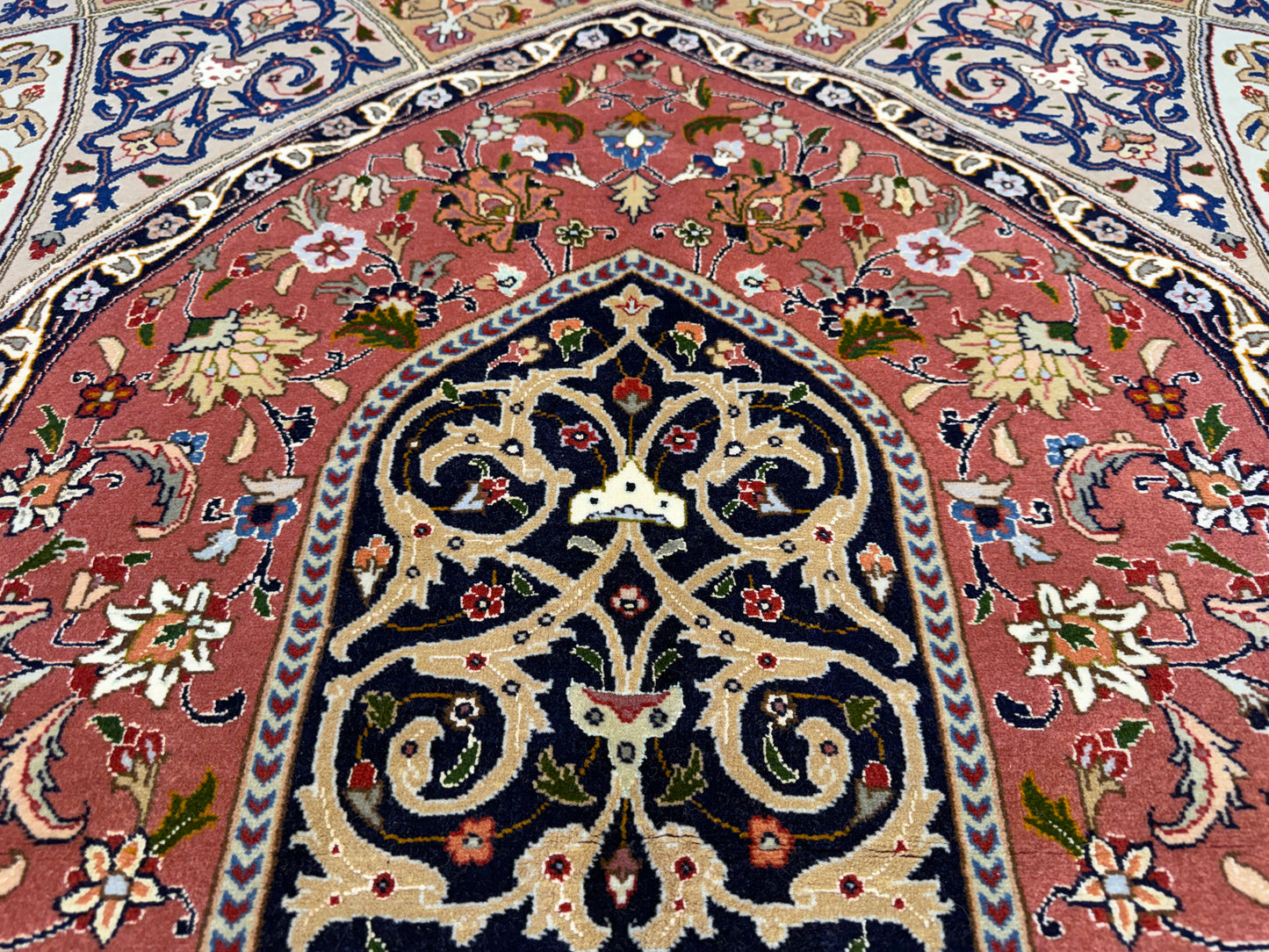 Hand-Knotted 60 Raj Persian Tabriz Rug - Dome Design - 10’x13’4”