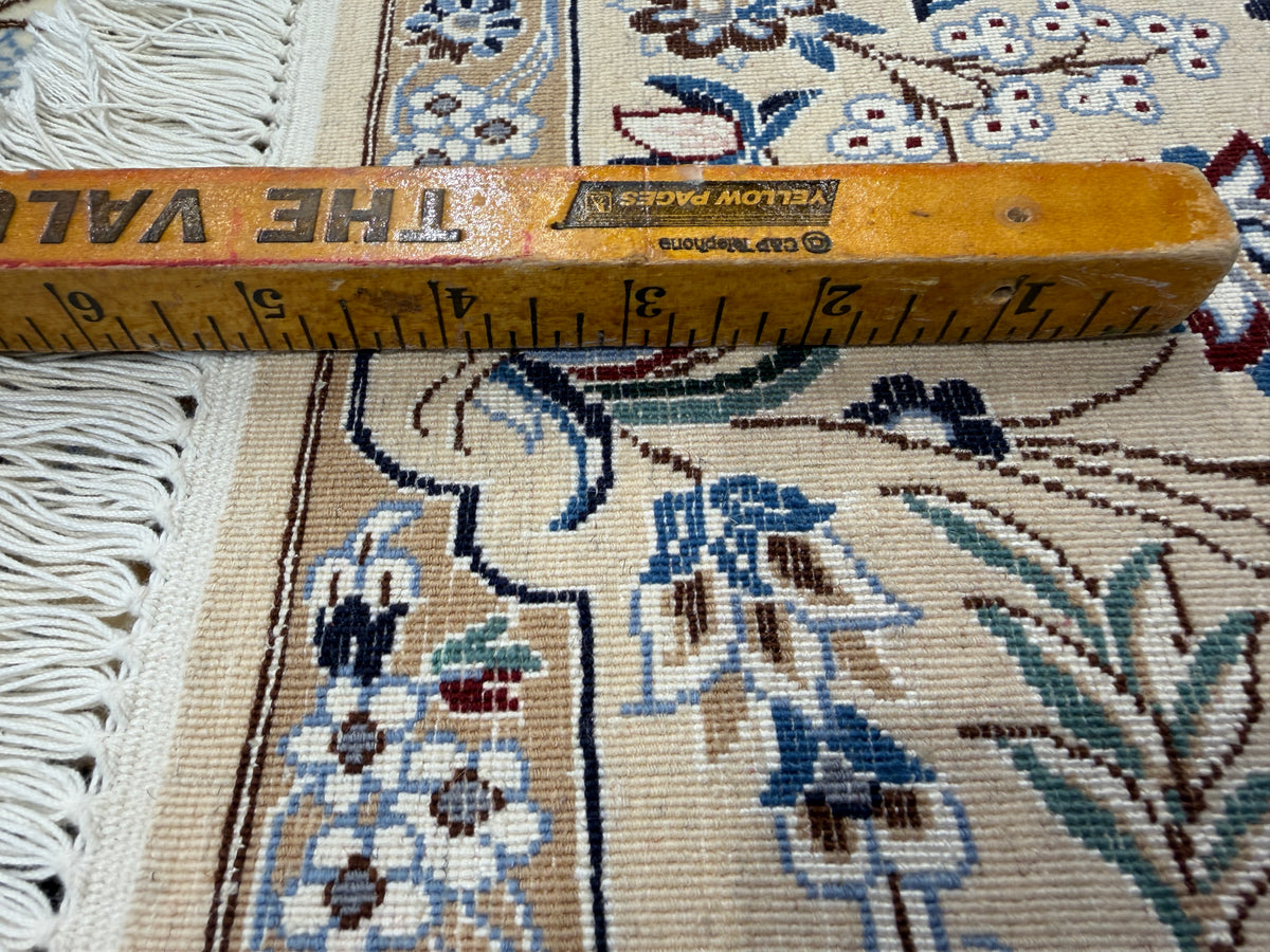 Hand-Knotted 6 La Persian Nain Rug - Signed Habibian - 4'4"x6'8"