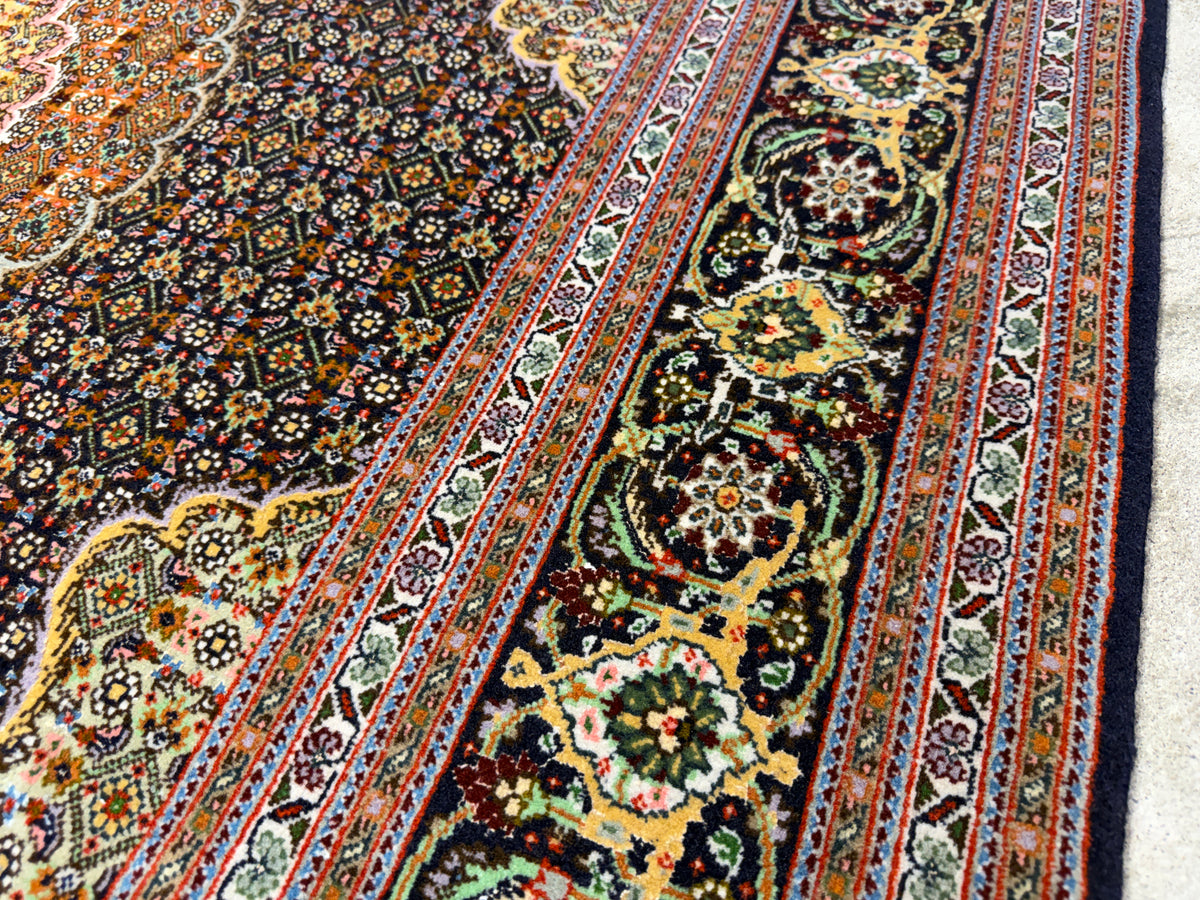 Hand-Knotted Persian Tabriz Mahi Rug - 4'10"x6'4"