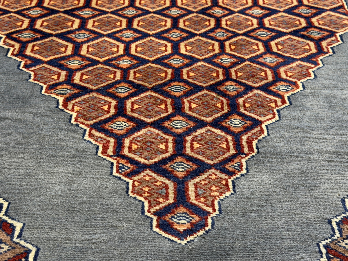 Hand-Knotted Bokhara Rug - 3'11"x6'
