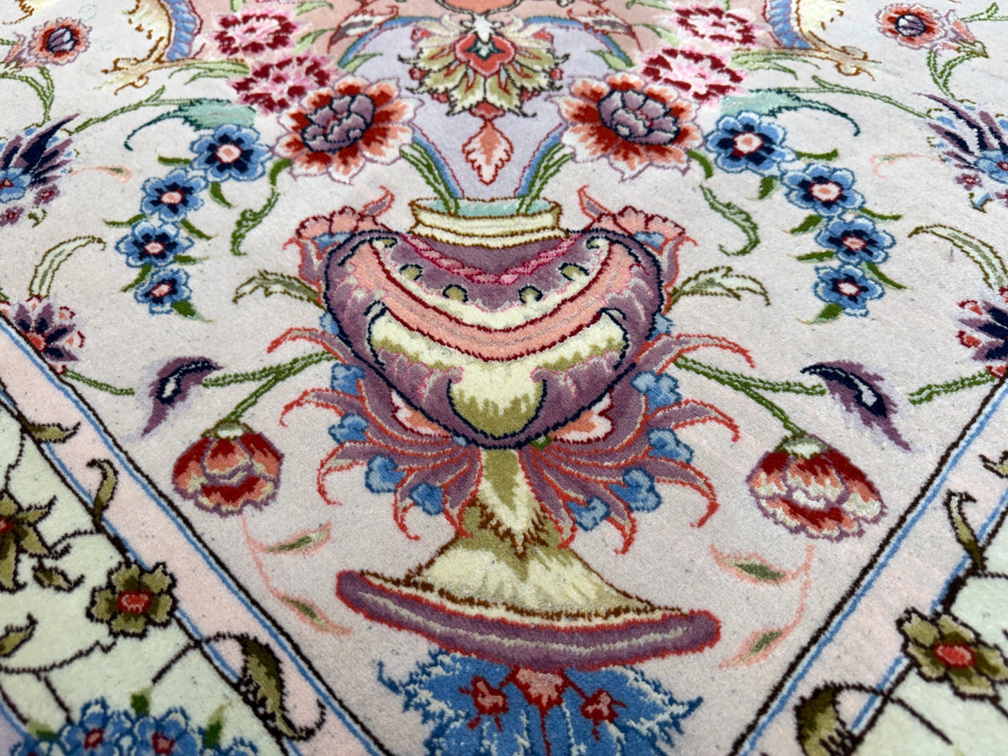 9’9”x13’3” Fine Hand-Knotted Persian Tabriz Signed Area Rug