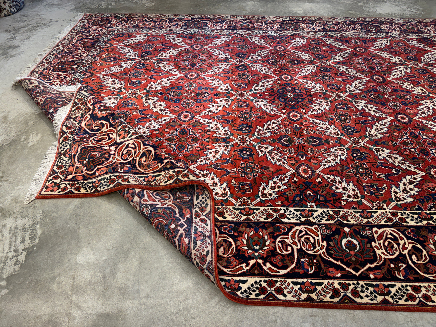 10’5”x14’ Hand-Knotted Persian Bakhtiari Saman Area Rug