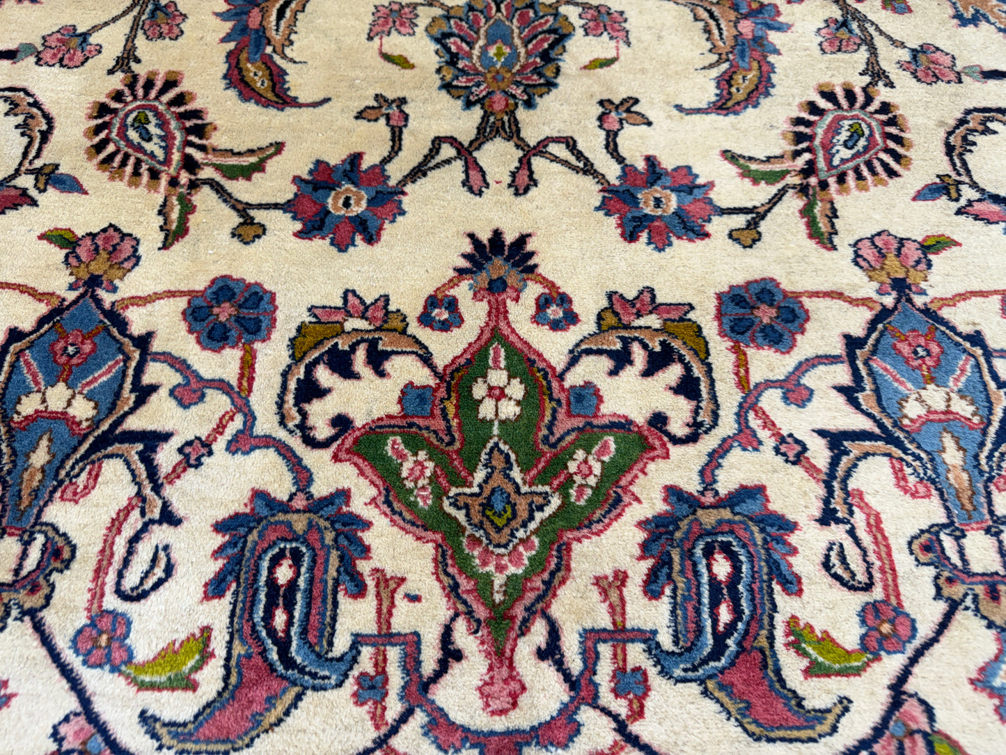 9’6”x14’6” Hand-Knotted Persian Kashan Area Rug
