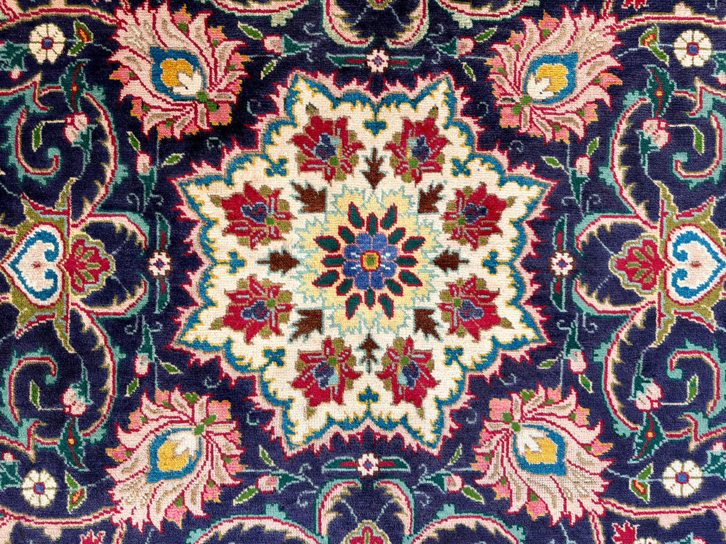 9’8”x13’4” Hand-Knotted Persian Tabriz Rug