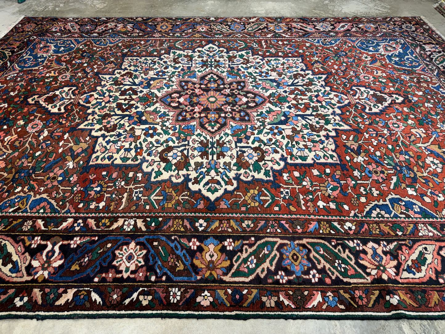 9’10”x13’10” Hand-Knotted Persian Bakhtiari Area Rug