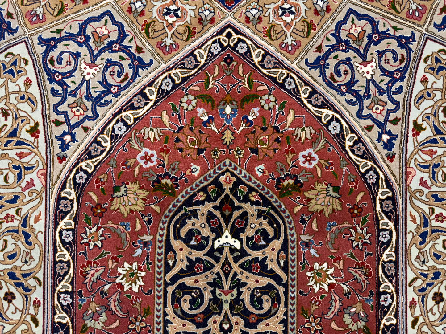 Hand-Knotted 60 Raj Persian Tabriz Rug - Dome Design - 10’x13’4”