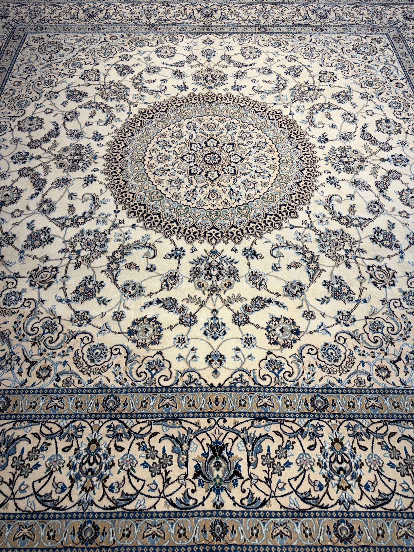 10’x10’ Hand-Knotted Persian Nain Area Rug