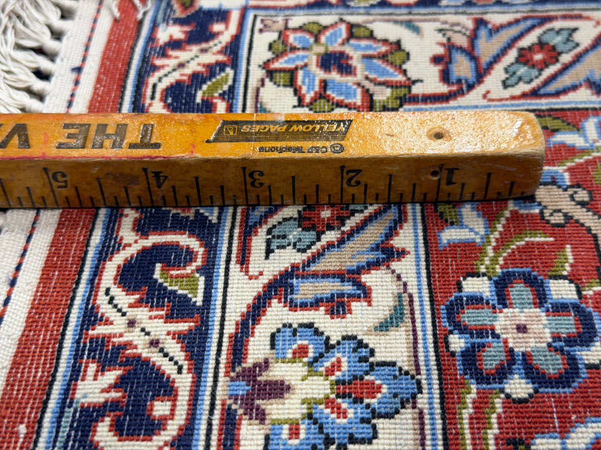 Hand-Knotted Persian Isfahan Rug - Signed Seirafian - 6'9"x9'10"