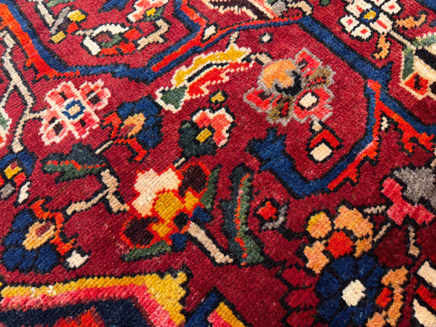 9’10”x12’4” Hand-Knotted Persian Bakhtiari Area Rug