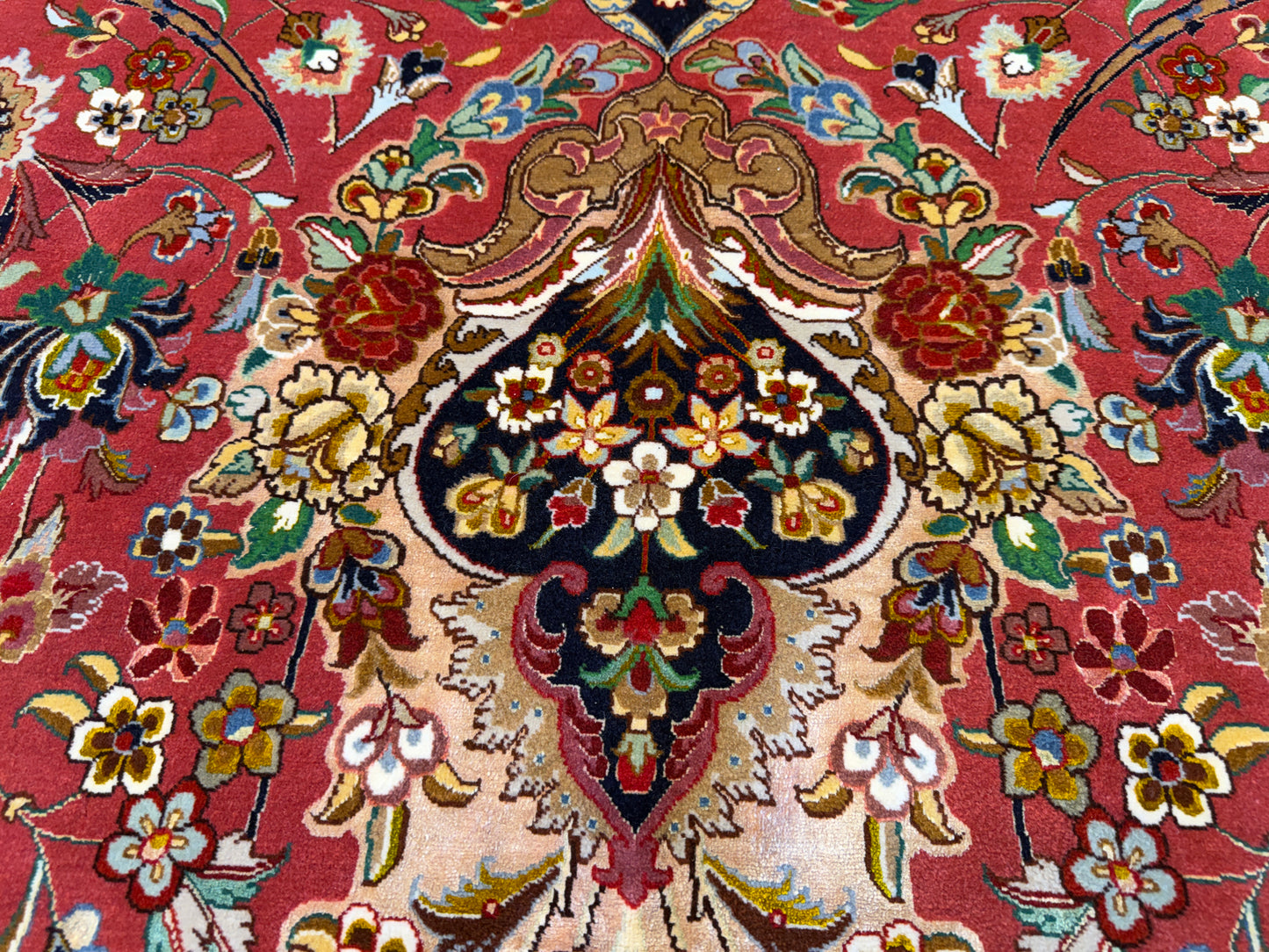 9’8”x13’4” Very Fine Hand-Knotted Persian Tabriz 80 Raj Signed Gharabaghi Area Rug