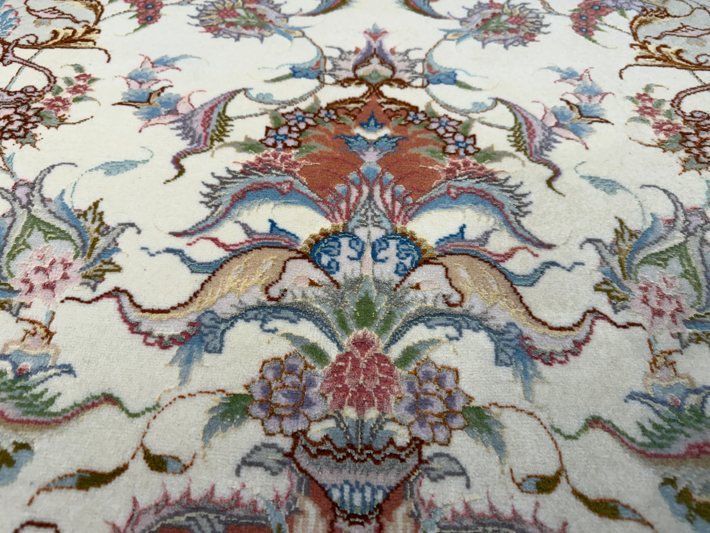 Hand-Knotted Persian Tabriz 60 Raj Rug - Signed Orouji - 5'x6'8"