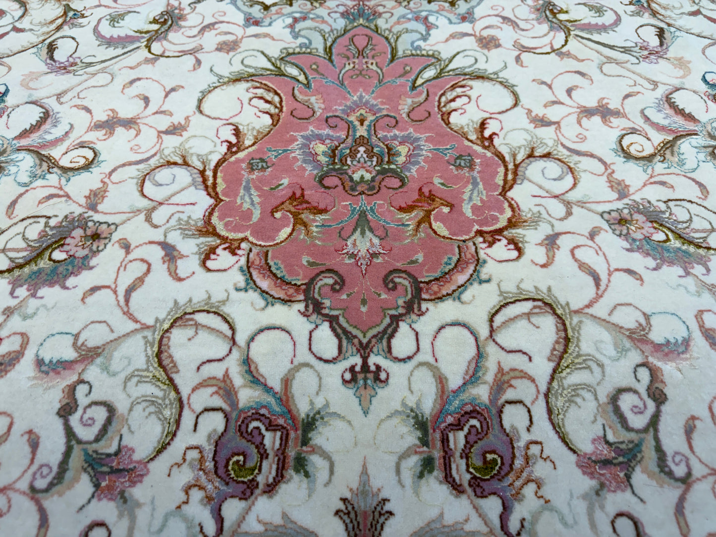 10’x13’6” Very Fine Hand-Knotted Persian Tabriz 80 Raj Area Rug