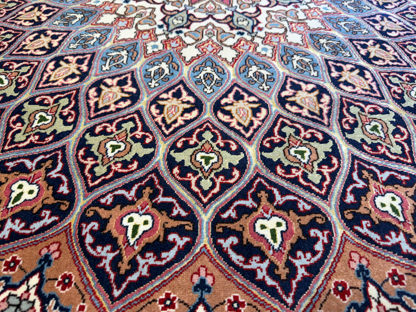 Hand-Knotted 60 Raj Persian Tabriz Rug - Dome Design - 10’x13’4”
