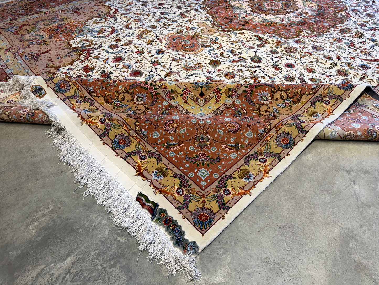 13’x19’8” Very Fine Hand-Knotted Persian Tabriz 80 Raj Signed Area Rug