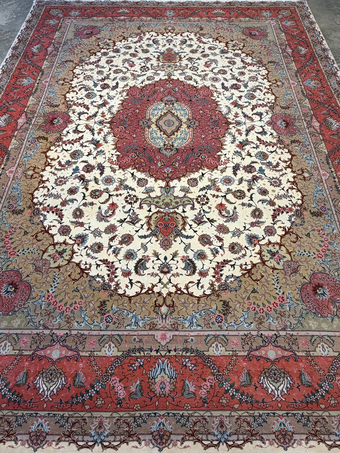 10’x12’9” Fine Hand-Knotted Persian Tabriz Area Rug