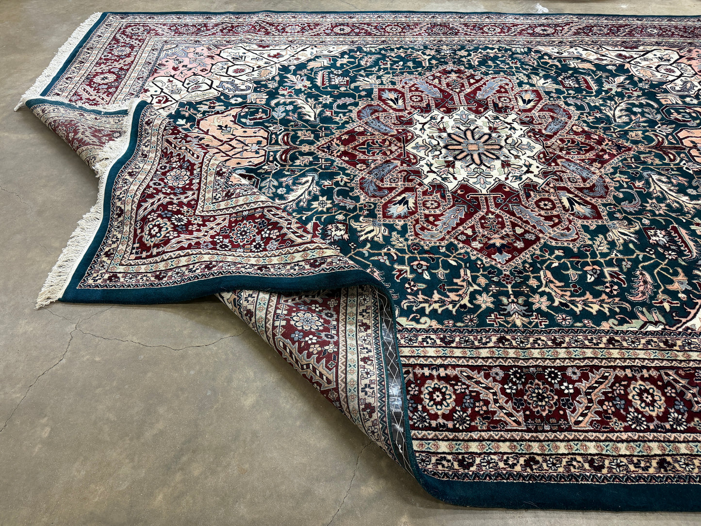 9’9”x13’10” Hand-Knotted Wool IndoHeriz Oriental Area Rug
