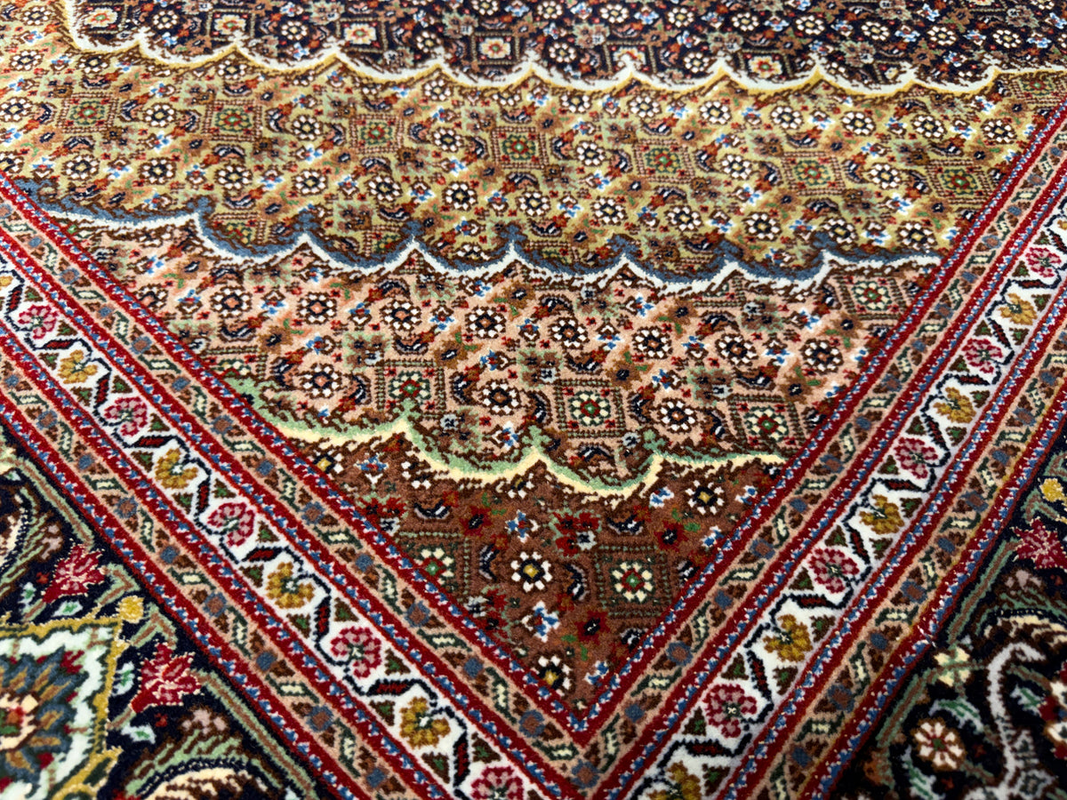 Hand-Knotted Persian Tabriz Mahi Rug - 5'1"x7'2"