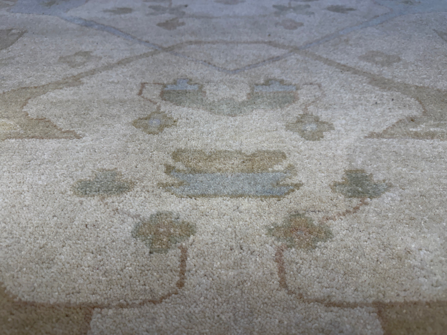 8’1”x9’10” Hand-Knotted Wool Oushak Area Rug