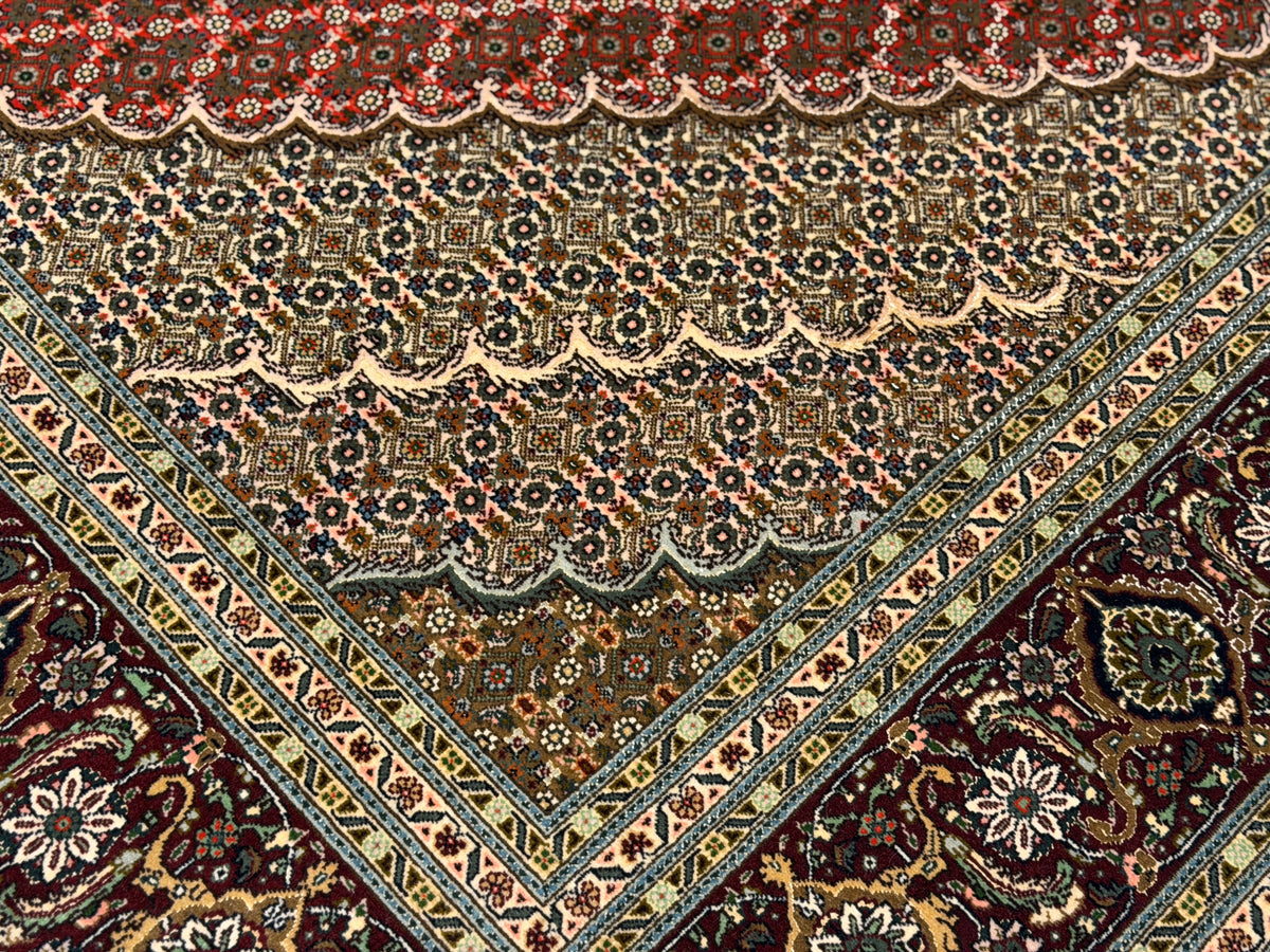 Hand-Knotted Persian Tabriz Mahi Rug - 6'6"x9'6"