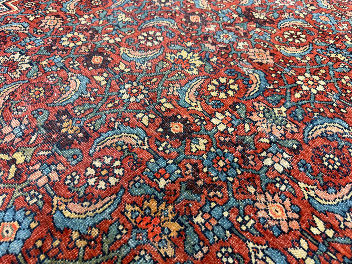 Hand-Knotted Persian Bakhtiari Rug - 9’9”x14’6”
