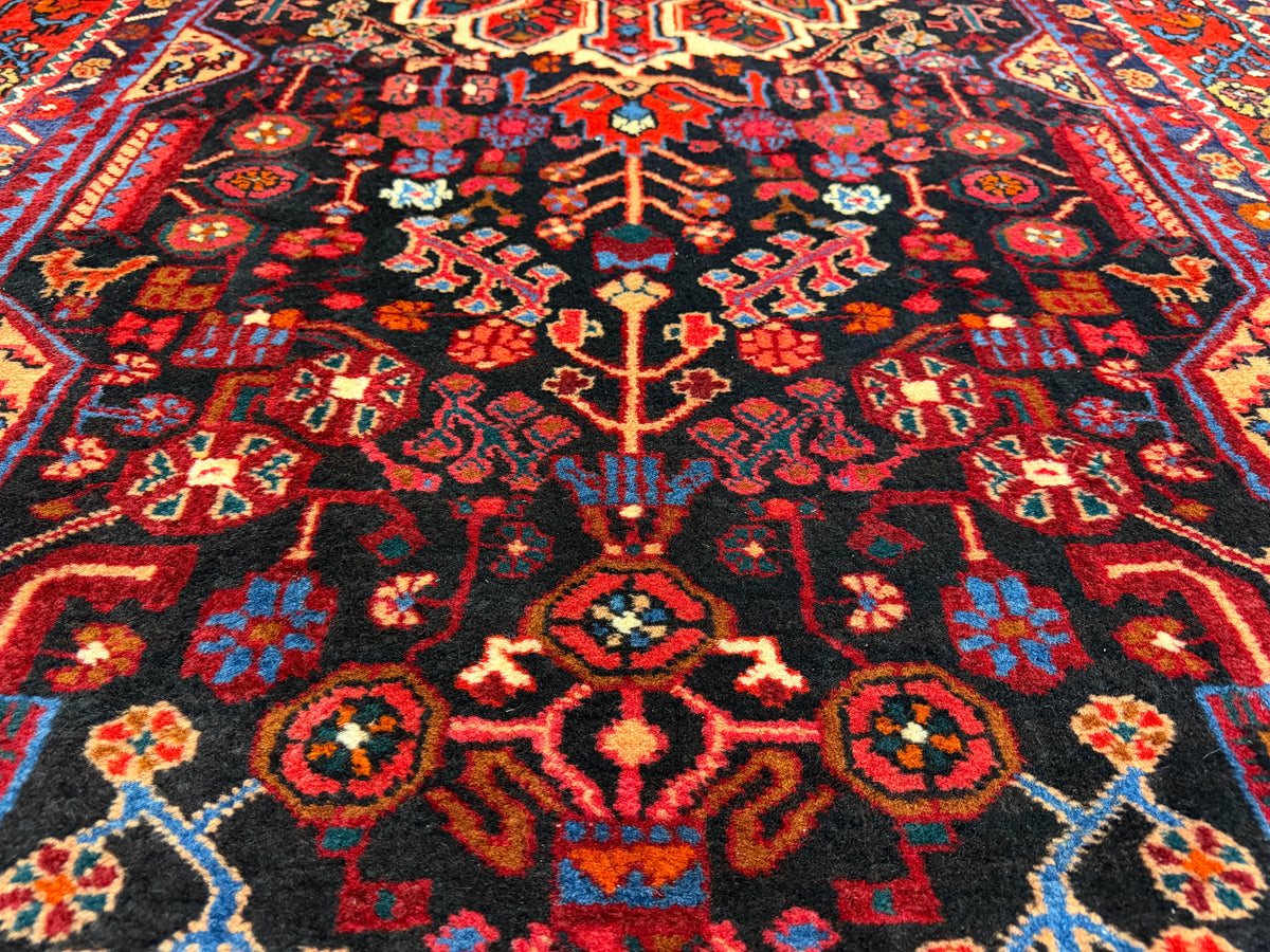 Hand-Knotted Persian Nahavand Rug - 4'10"x9'8"